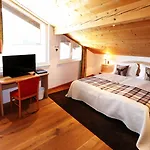 Amber Ski-in/out & Otel 3*