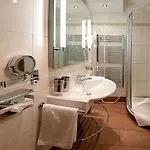 Amber Ski-in/out & Saas Fee