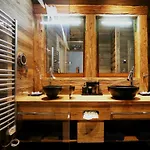 Amber Ski-in/out & Otel 3*