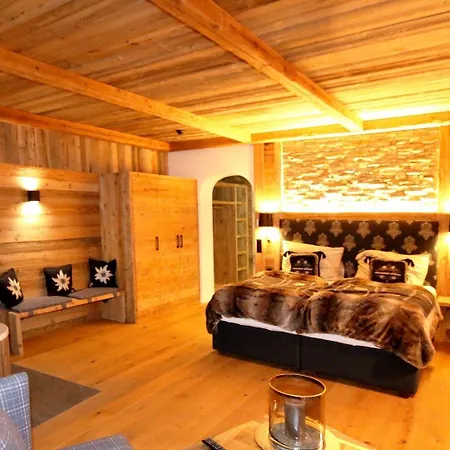Hotell Amber Ski-in/out & 3*