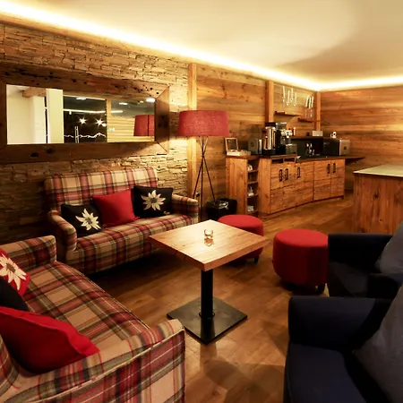 Amber Ski-in/out & Saas Fee