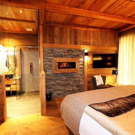 Hotel Amber Ski-in/out & 3*