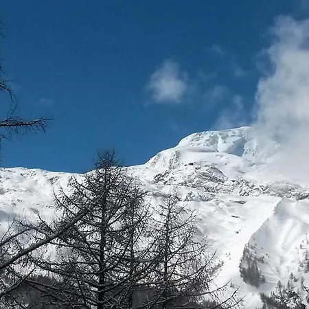 Hotell Amber Ski-in/out & Saas Fee
