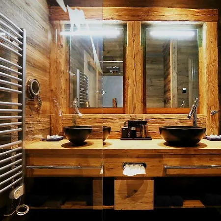 Amber Ski-in/out & Hotell 3*