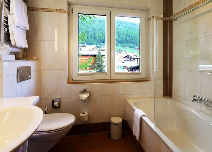 Amber Ski-in/out & 3* Saas Fee