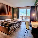 Hotel Amber Ski-in/out & 3*
