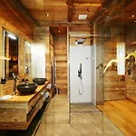 Amber Ski-in/out & 3* Saas-Fee