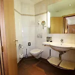 Amber Ski-in/out & 3* Saas-Fee