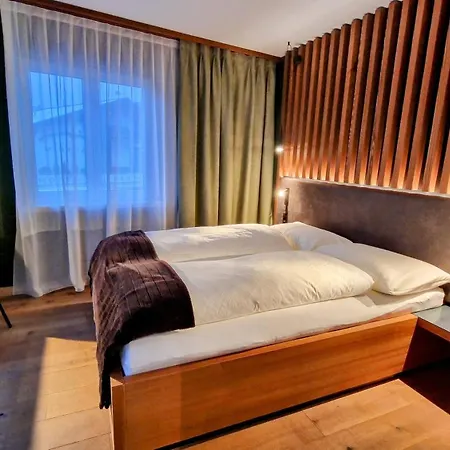 Amber Ski-in/out & 3* Saas Fee