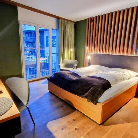 Amber Ski-in/out & فندق Saas Fee