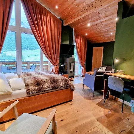 Amber Ski-in/out & 3* Saas Fee