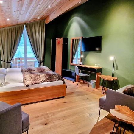Amber Ski-in/out & Saas Fee