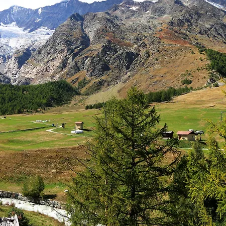 Amber Ski-in/out & Hotel