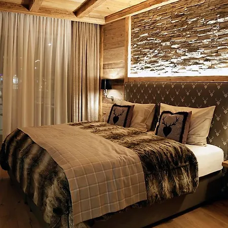 Amber Ski-in/out & Saas Fee
