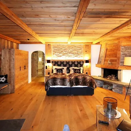 Amber Ski-in/out & 3* Saas Fee