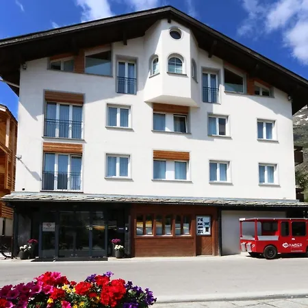 Amber Ski-in/out & 3* Saas Fee