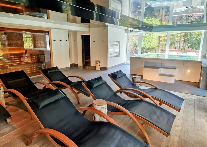 Amber Ski-in/out & Otel Saas Fee