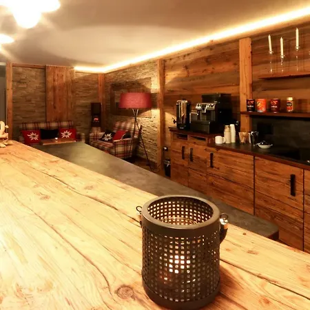 Amber Ski-in/out & 3* Saas Fee